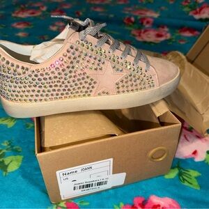 MIIM Joann sneakers NWT size 8; fit snug